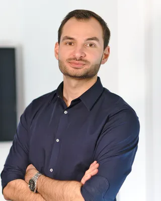 Portrait photo of Jacek Galowicz